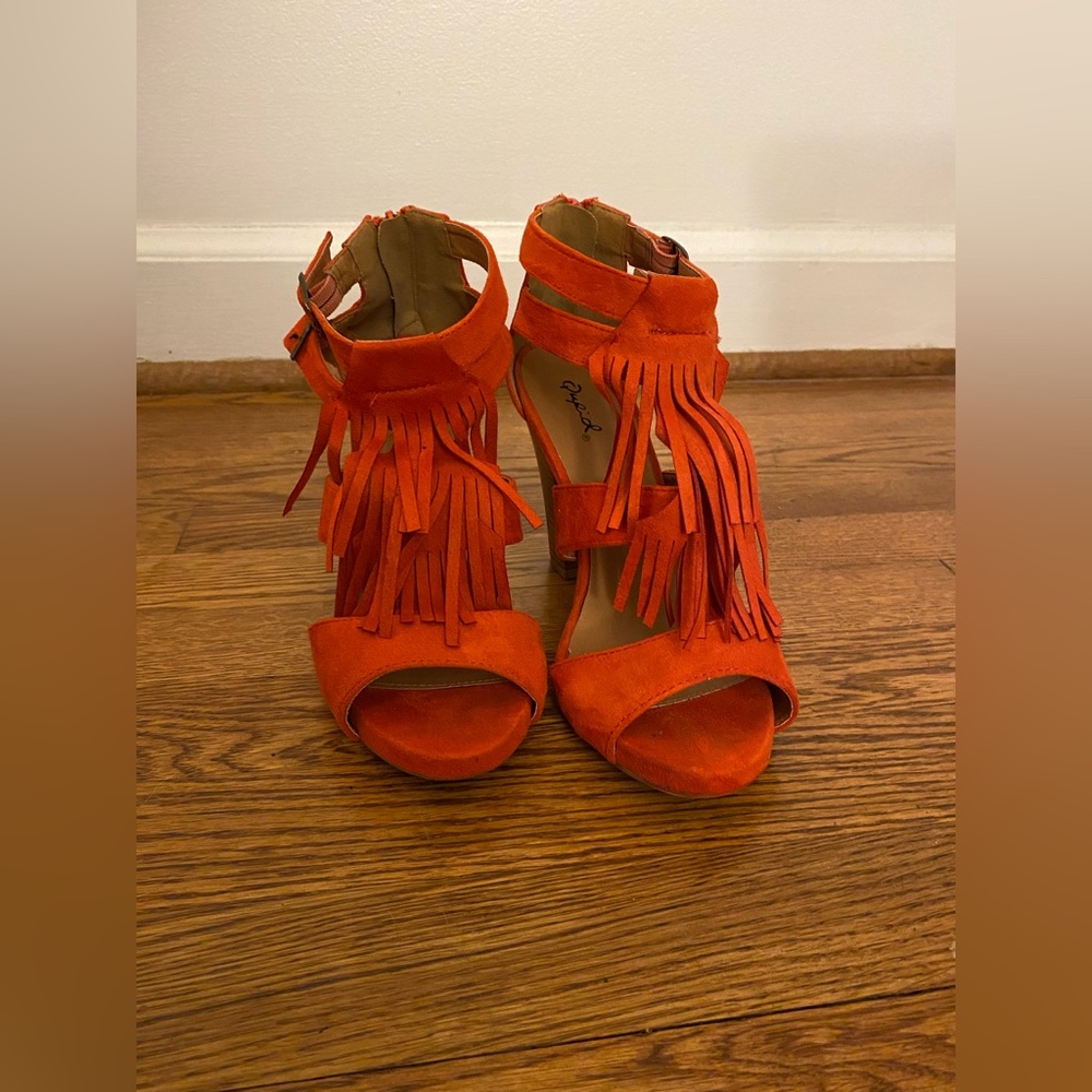 Qupid orangish red heels size 7 1/2